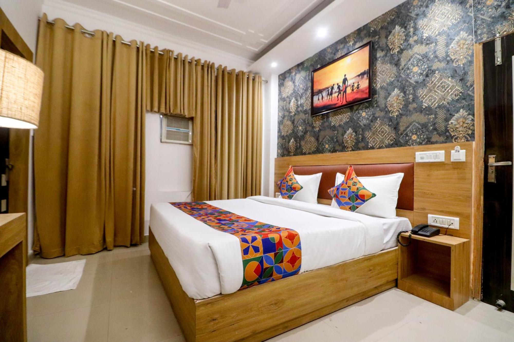 Hotel Vvs Near Delhi Airport นิวเดลี ภายนอก รูปภาพ