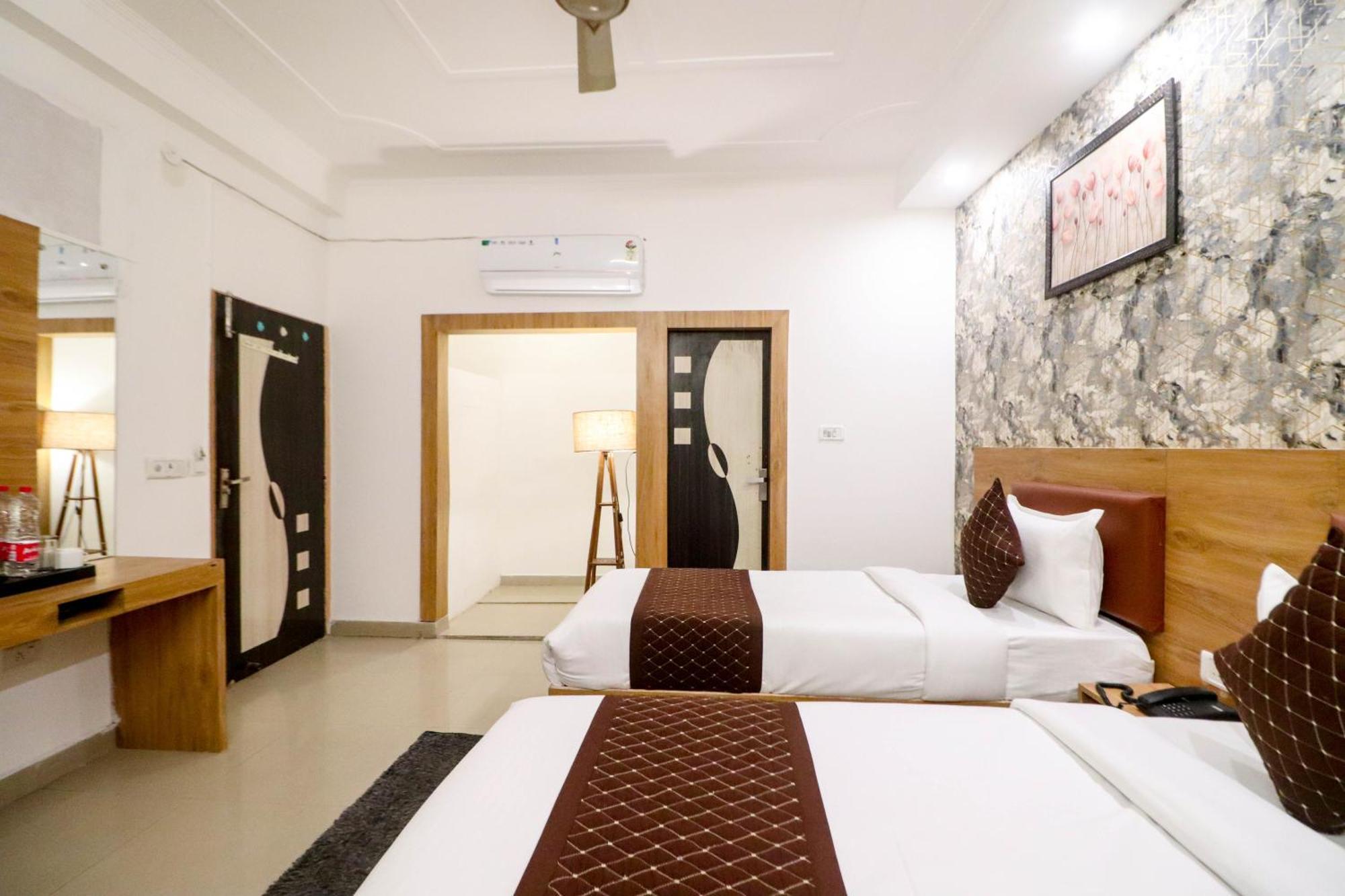 Hotel Vvs Near Delhi Airport นิวเดลี ภายนอก รูปภาพ